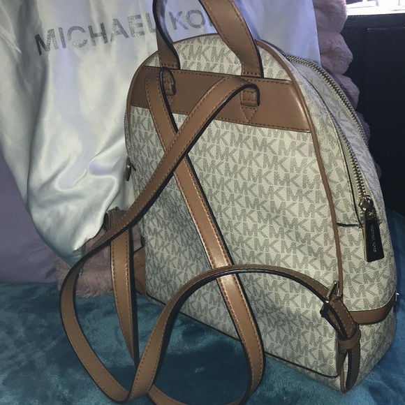 Backpack - Picture 2 of 3